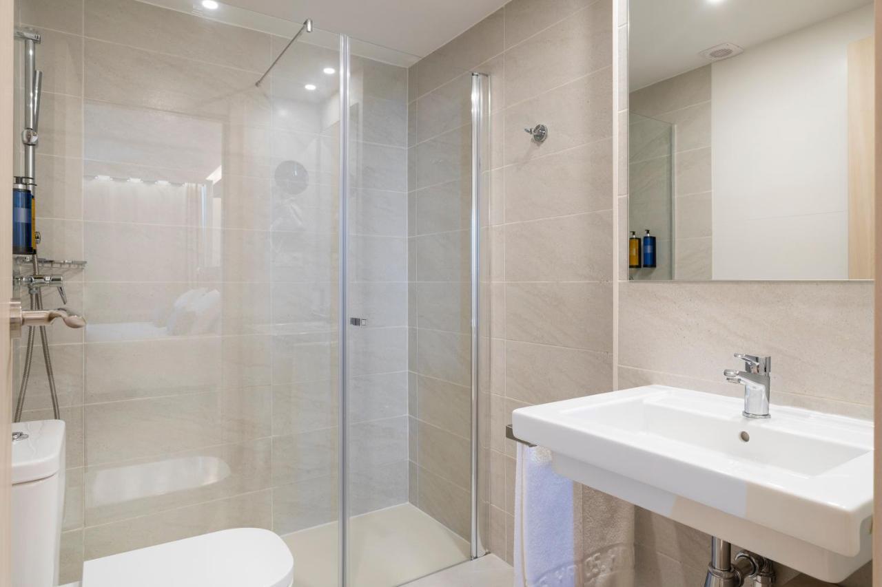 Halley Hotel & Apartments Affiliated By Melia Benidorm Ngoại thất bức ảnh